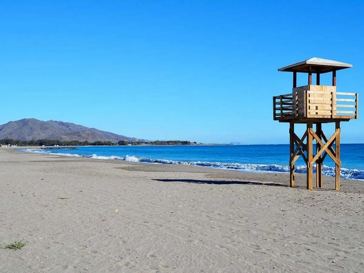 Apartamentos Paraiso: Beachfront Penthouse with Private Rooftop Pool Vera
