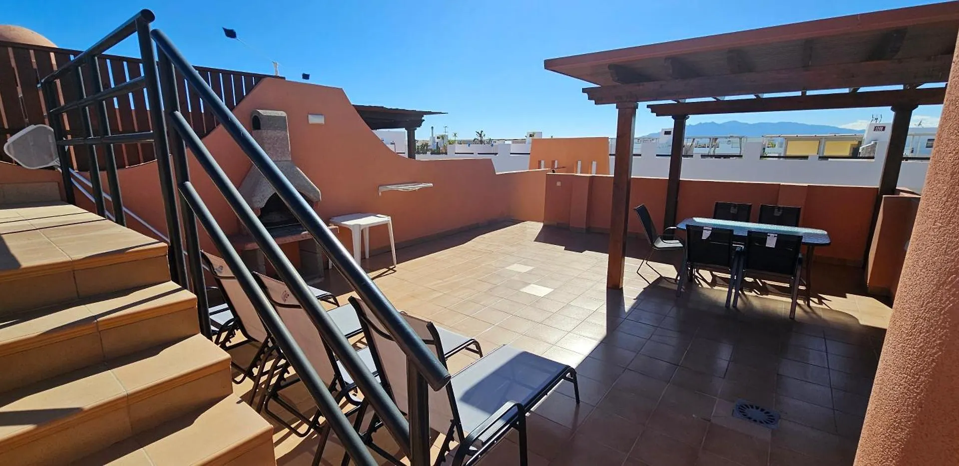 Apartment Apartamentos Paraiso: Beachfront Penthouse with Private Rooftop Pool Vera